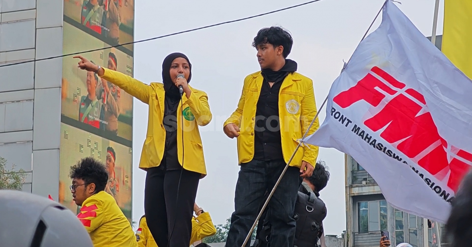 Fathimah Azzahra Semprot Polisi di Plaza UOB: Jangan Provokasi Massa dengan Mobil Komando!
