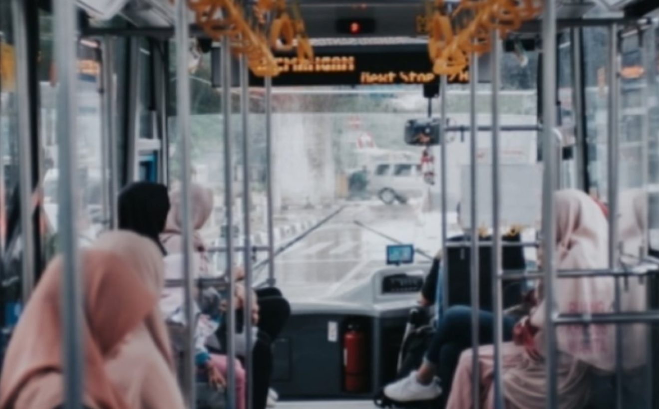 Demo DPR Memanas, Simak Penyesuaian 21 Rute Transjakarta Malam Ini