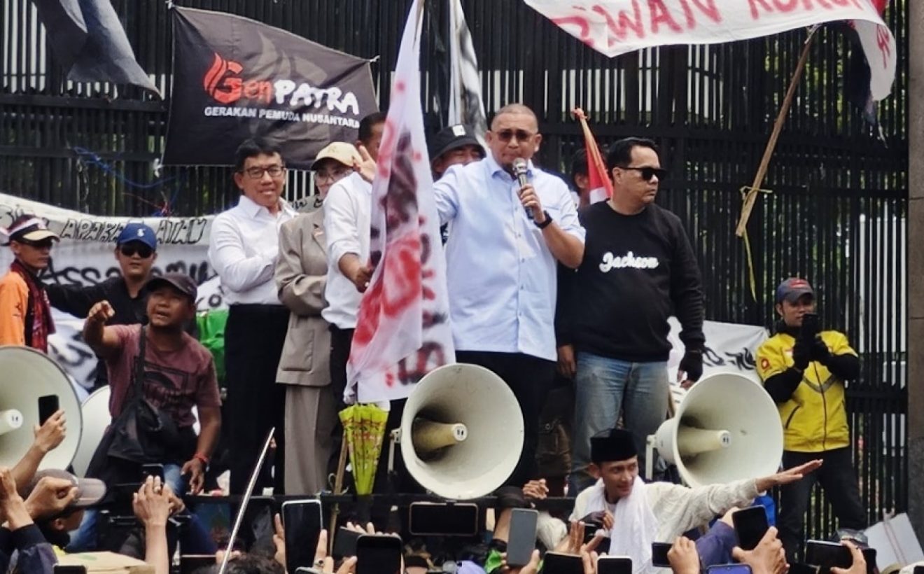 Andre Rosiade Disoraki Massa Saat Jelaskan RUU Perampasan Aset: Hoaks!