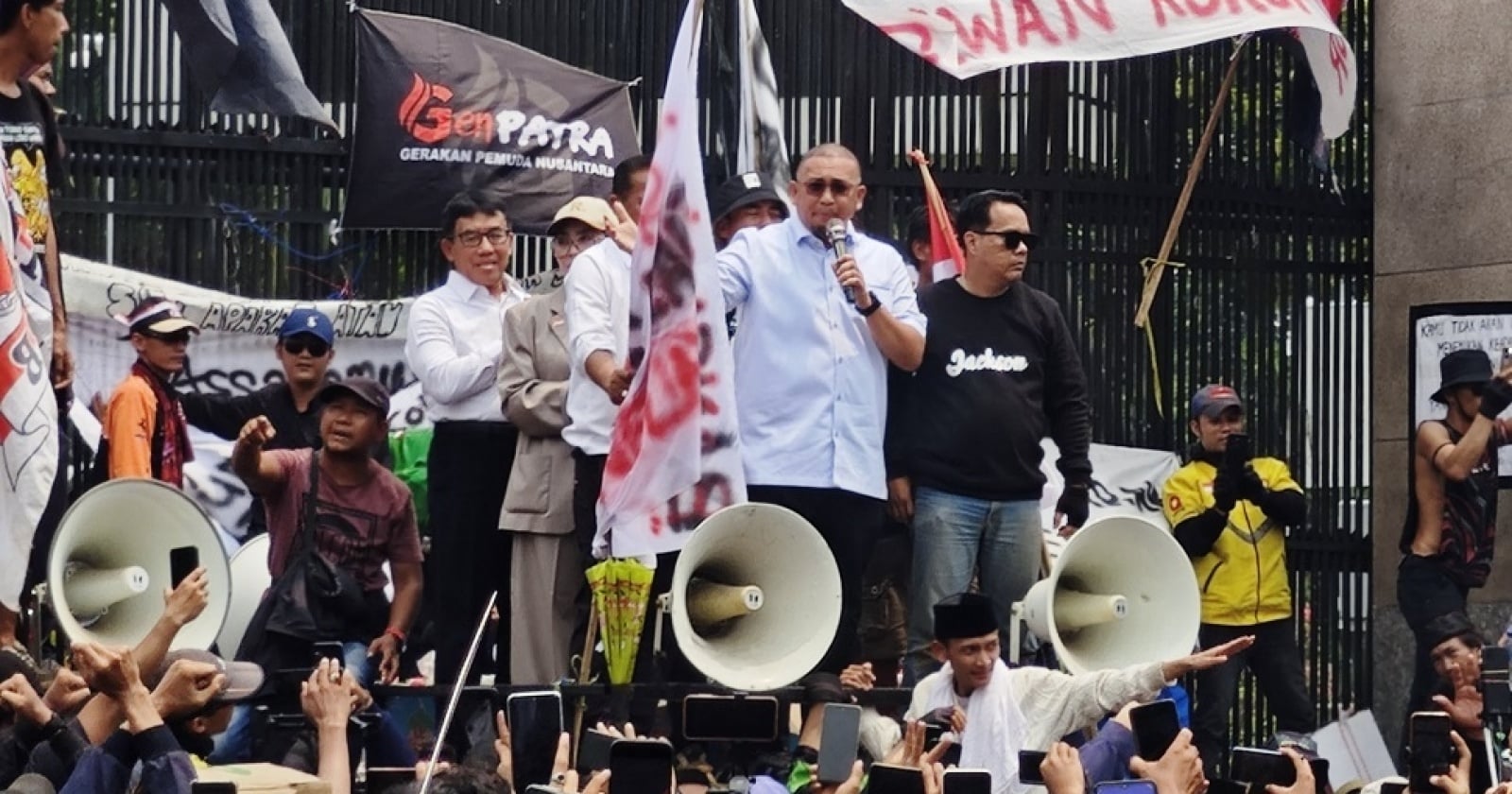Andre Rosiade Disoraki Massa Saat Jelaskan RUU Perampasan Aset: Hoaks!