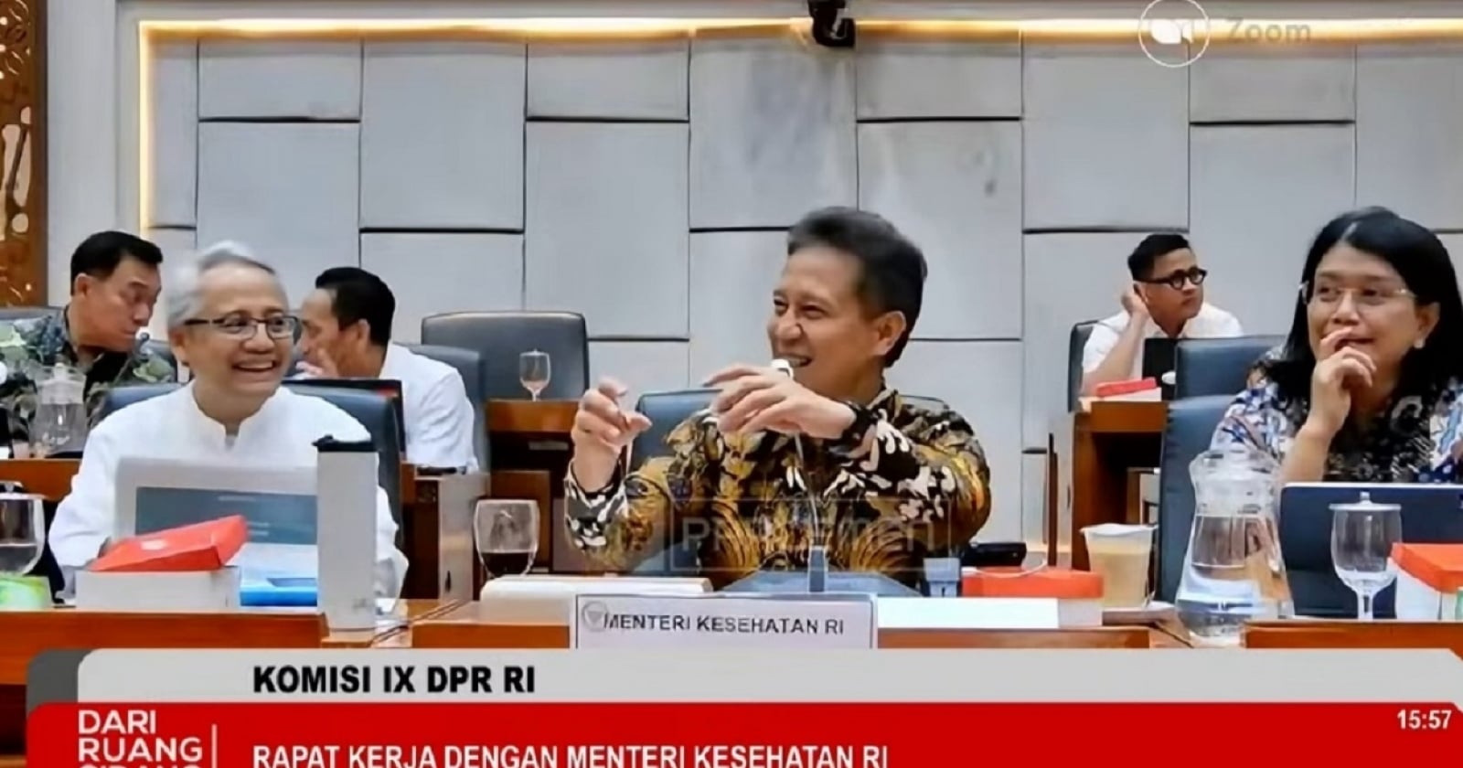 Massa Demo di Senayan Makin Ramai, Raker DPR Bersama Menkes Diakhiri Lebih Awal