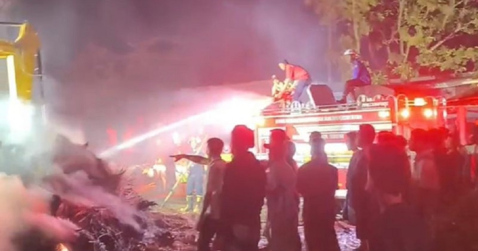 Desa Adat Sade Lombok Terbakar Hebat, Sejumlah Rumah Tradisional Ludes Dilalap Api