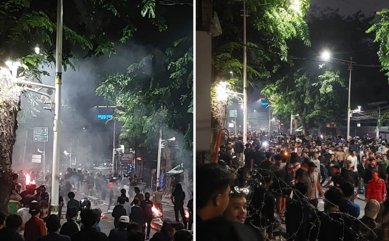 Massa Bikin Barikade di Jalan Palmerah Utara, Hadapi Polisi yang Tembakkan Gas Air Mata
