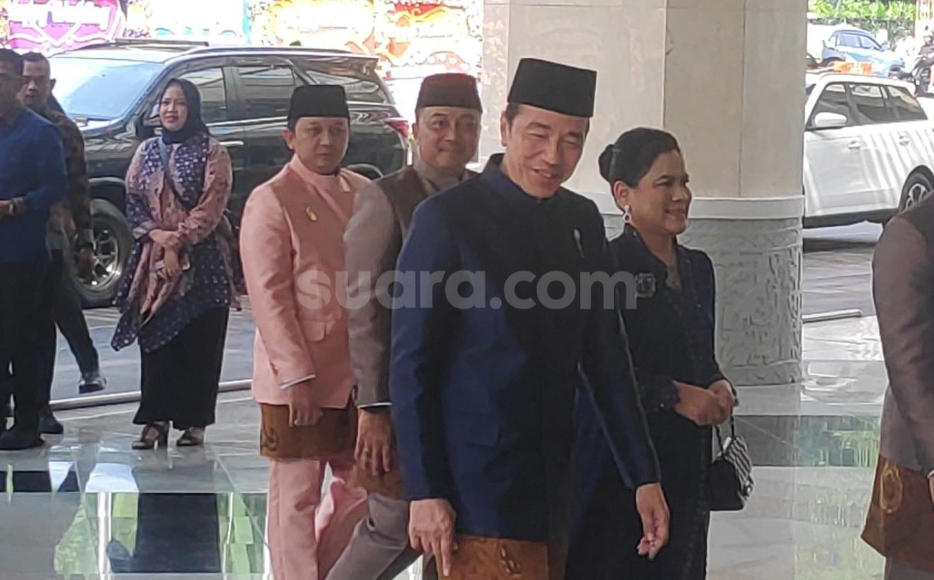 Bertabur Pejabat, Jokowi dan Menteri Kabinet Kumpul di Nikahan Sespri Prabowo