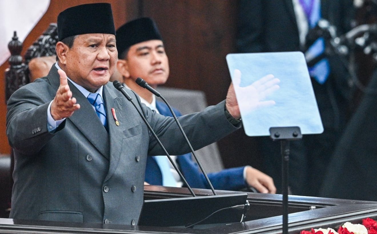 Warga Sleman Sindir Pidato Prabowo Lewat Lomba Kupas Bawang, Pedihnya Bikin Menyerah