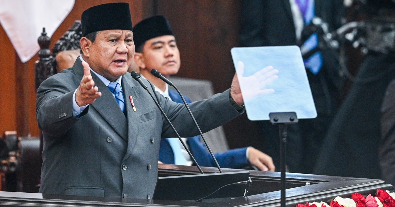 Warga Sleman Sindir Pidato Prabowo Lewat Lomba Kupas Bawang, Pedihnya Bikin Menyerah