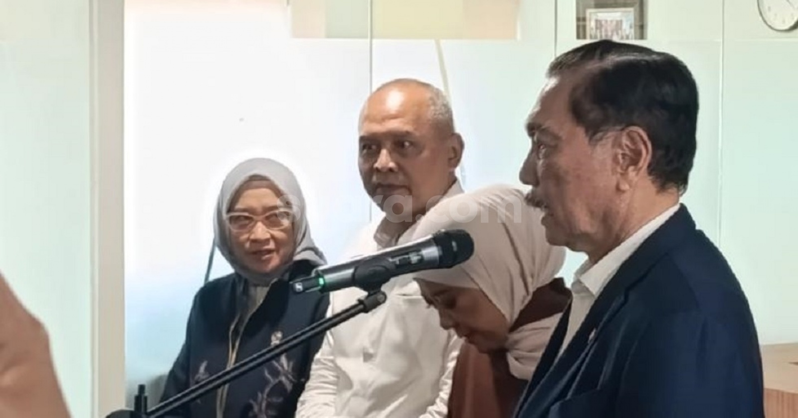 Luhut Ungkap Skema Baru Bansos yang Tak Lagi Pakai Uang Tunai