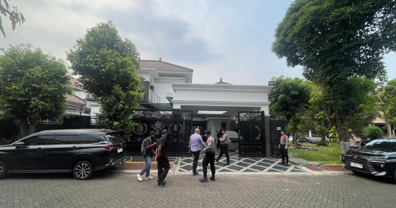Kembangkan Kasus Bekasi, KPK Geledah Rumah Mewah Anggota Polisi Yayat Sudrajat
