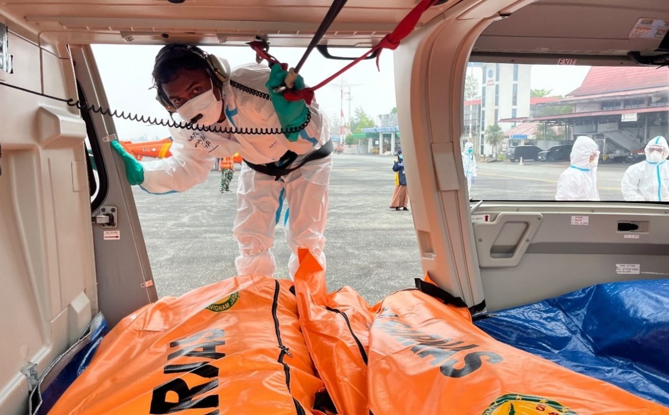 Ditemukan di Kalteng, 7 Korban Tewas KM Virgo Dievakuasi ke Banjarmasin dengan Helikopter Basarnas