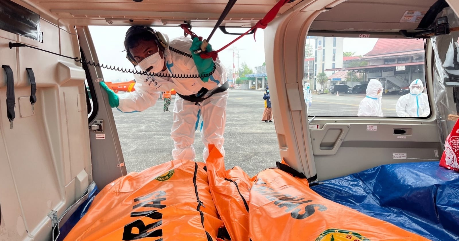 Ditemukan di Kalteng, 7 Korban Tewas KM Virgo Dievakuasi ke Banjarmasin dengan Helikopter Basarnas