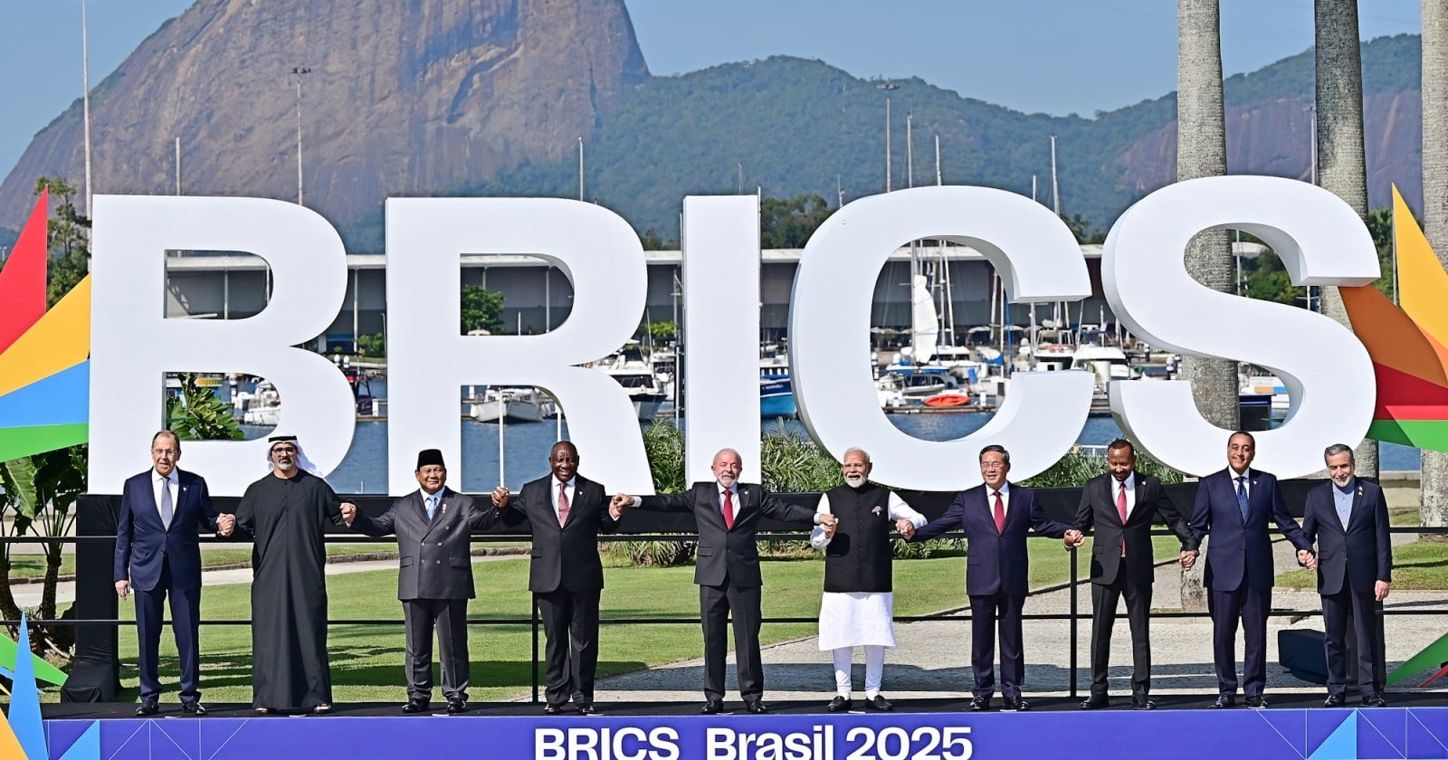 Iran Berjuang Menjadi Anggota NDB BRICS Demi Lepas dari Sanksi Amerika Serikat