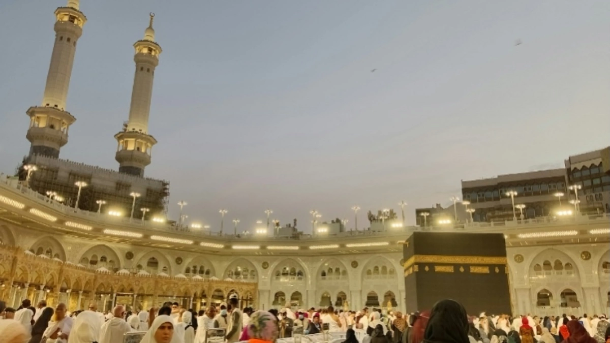 Imam Besar Masjidil Haram Syekh Al-Sudais Kecam Serangan Houthi Ke Mekkah Dekat Kabah