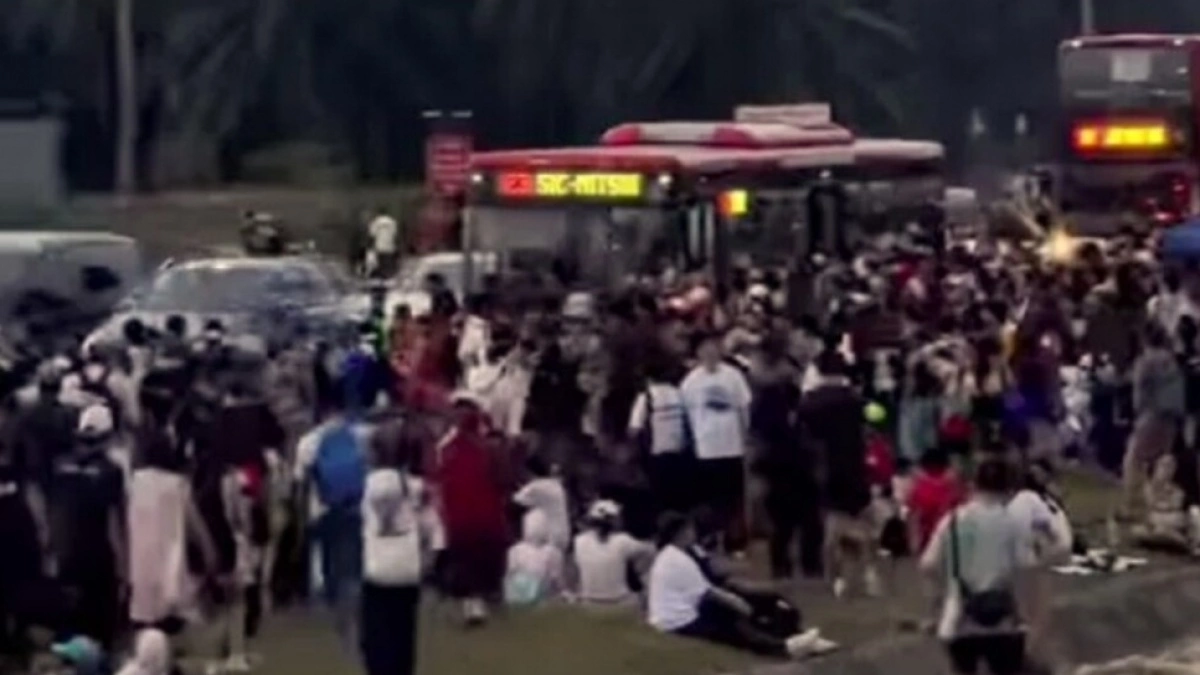 F1 Sepang, Transportasi Jadi Masalah: Antrean Bus Bak Film Zombie, Penonton Jalan Kaki 9 Km