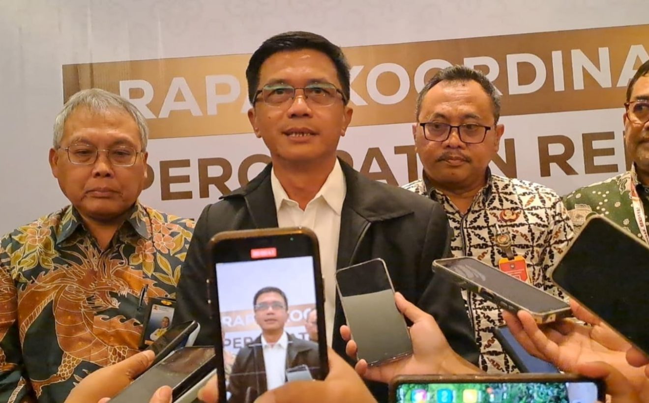Kemenko PM Ingatkan Santri Jangan Terjebak Pinjol dan Judol: Harta Bukan Tujuan Hidup