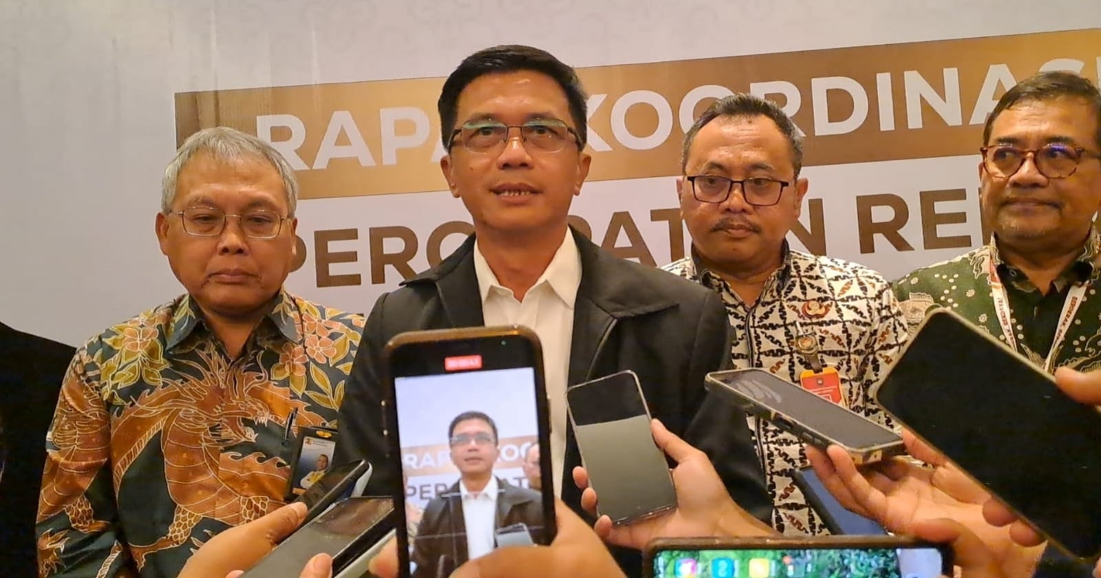Kemenko PM Ingatkan Santri Jangan Terjebak Pinjol dan Judol: Harta Bukan Tujuan Hidup