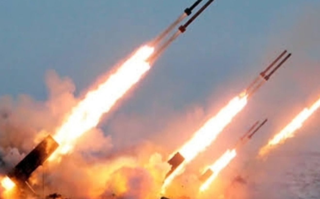 Latest Program: Iran Hujan Rudal AS, Rentetan Bom Hancurkan Pesisir Strategis dekat Selat Hormuz