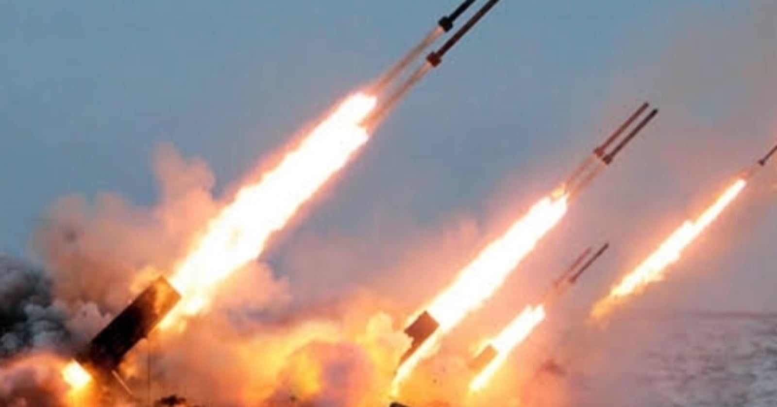 Latest Program: Iran Hujan Rudal AS, Rentetan Bom Hancurkan Pesisir Strategis dekat Selat Hormuz