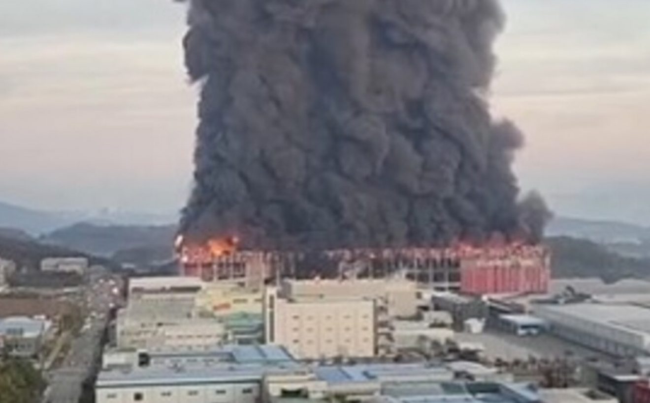 Houthi Hujani Arab Saudi dengan Rudal, Kilang Minyak Aramco Terbakar Hebat