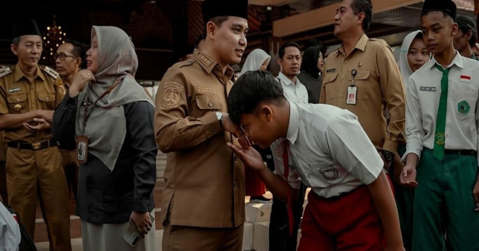 New Policy: Bupati Mojokerto Berangkatkan 30 Siswa Sekolah Rakyat ke Kediri untuk Tahun Ajaran 2026/2027