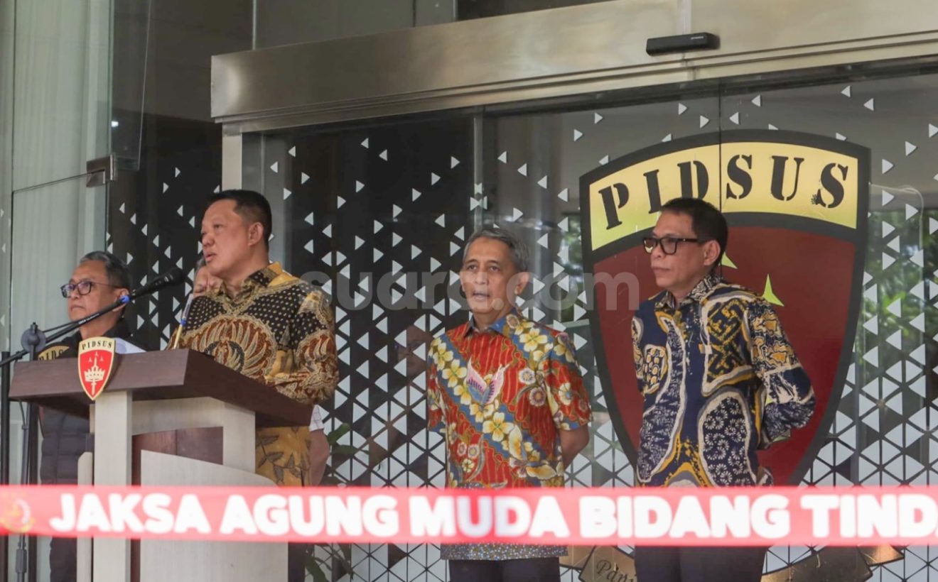 Jangan Pilih Kasih! Kejagung Didesak Segera Tahan Eks Jampidsus Febrie Adriansyah