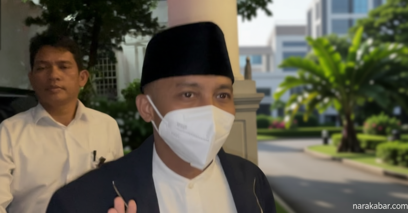 Important News: Pakai Masker dan Berjalan Cepat, Raja Juli Cuma Ucap ‘Terima Kasih’ Saat Ditanya Soal KPK