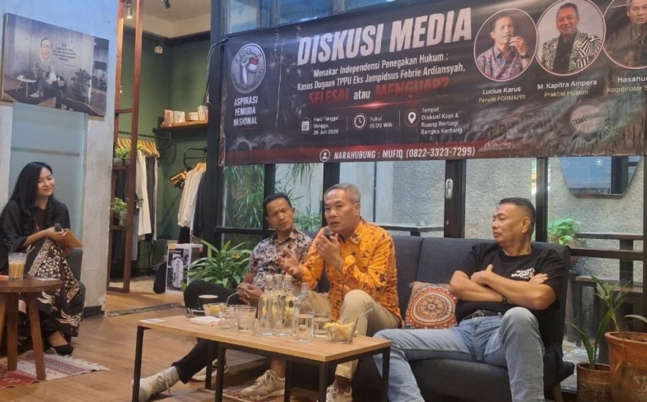 Kapitra Ampera Sebut Eks Jampidsus Febrie Adriansyah Maling Gede