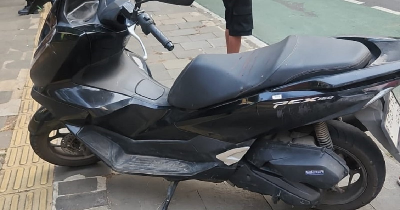 detik Motor PCX Tersenggol dan Terlindas Bus TransJakarta di Sudirman