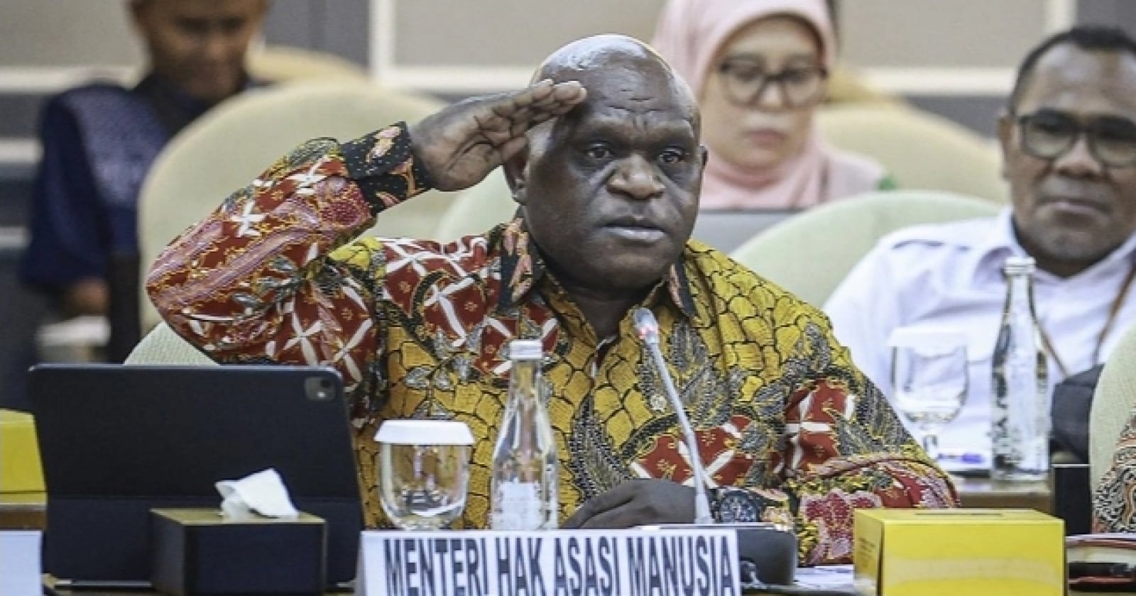 Key Strategy: Echa Waode Tuntut Natalius Pigai Jamin Hak LGBT: Negara Jangan Diam Lihat Rakyat Dipersekusi!