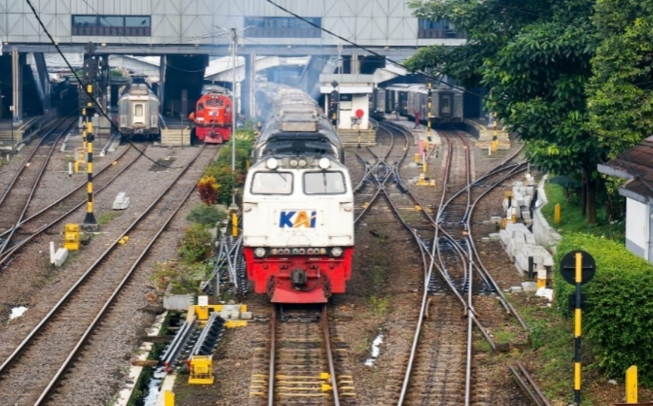 Special Plan: Hindari Macet Konser Akbar di Monas, KAI Izinkan Penumpang 13 KA Naik dari Stasiun Jatinegara