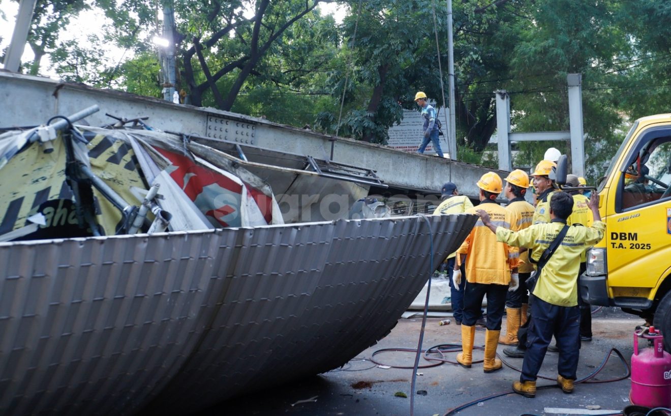 JPO Tendean Ambruk Ditabrak Truk – Pakar Sebut Sopir dan Perusahaan Wajib Bayar Denda