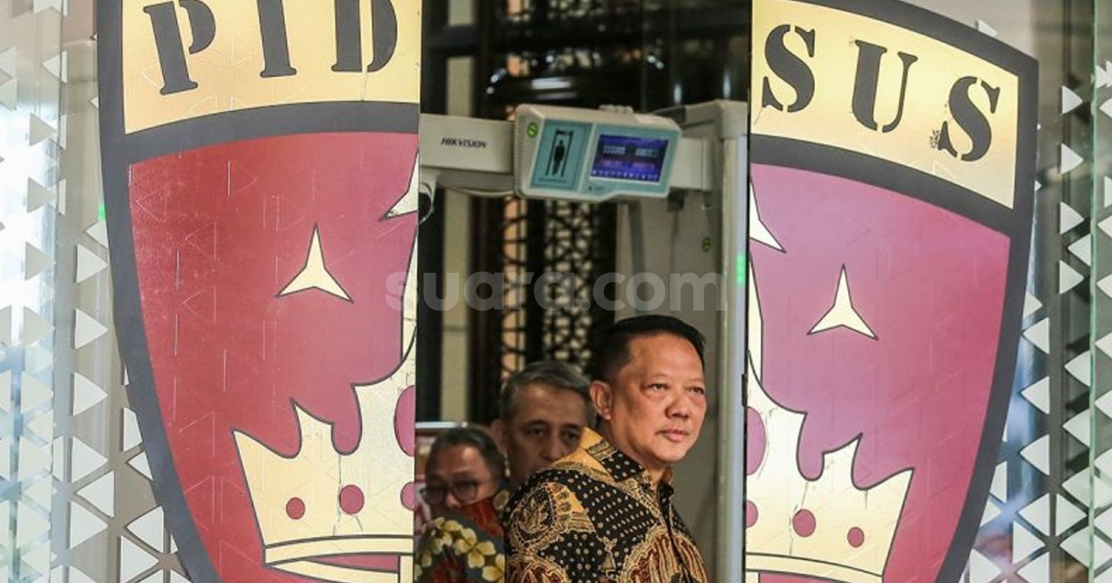 Key Issue: Kejagung Bantah Febrie Umrah: Nggak Bener, Dia Sudah Dicekal dan Tak Dijaga TNI Lagi!