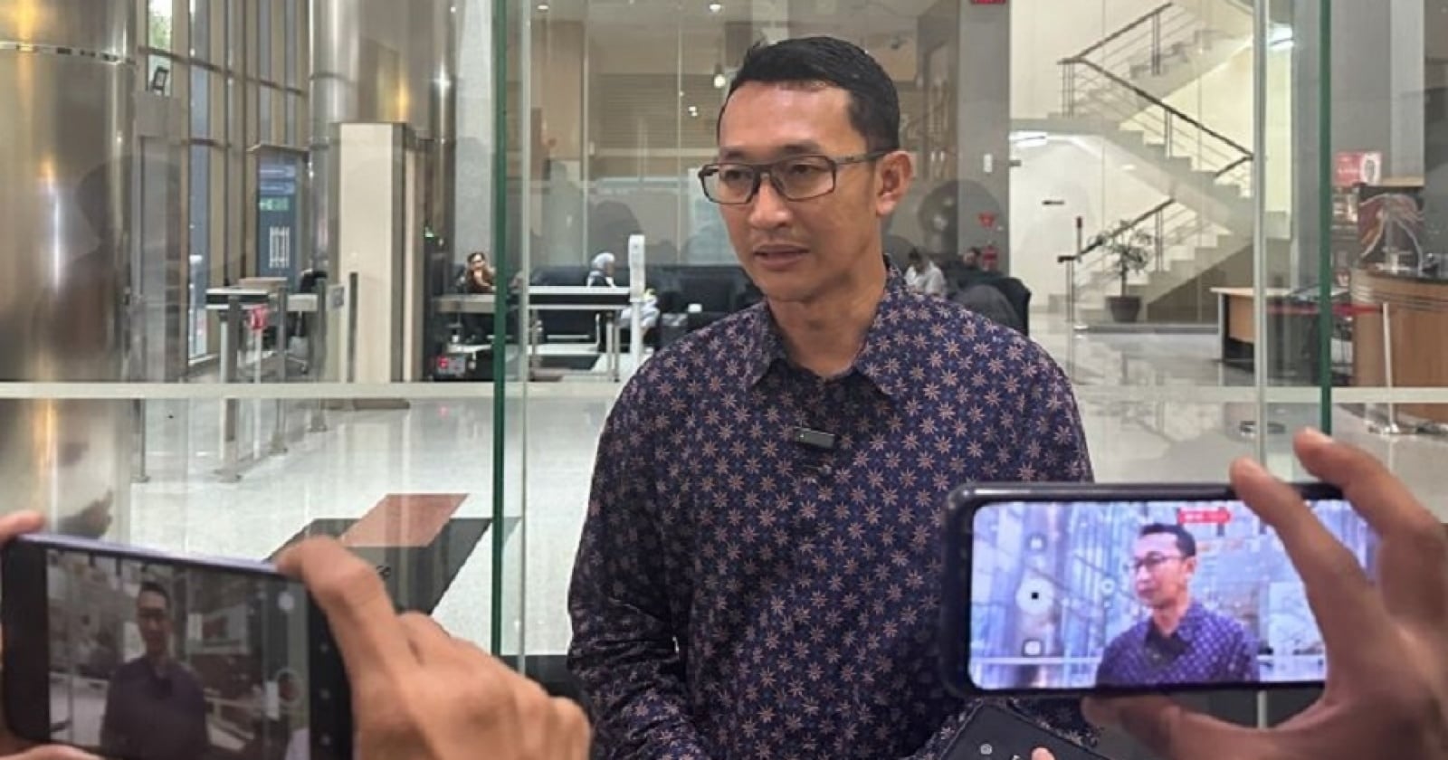 KPK Geledah Rumah Anggota BPK Bobby Rizaldi – Dalami Kasus Dugaan Suap di Muara Enim