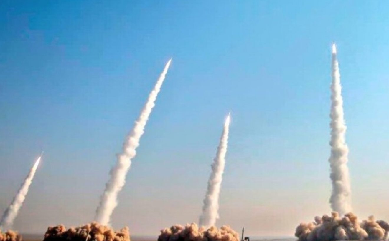 Key Strategy: Pangkalan Militer AS di Teluk Jadi Sasaran Serangan Rudal dari Pasukan Iran, Selat Hormuz Ditutup