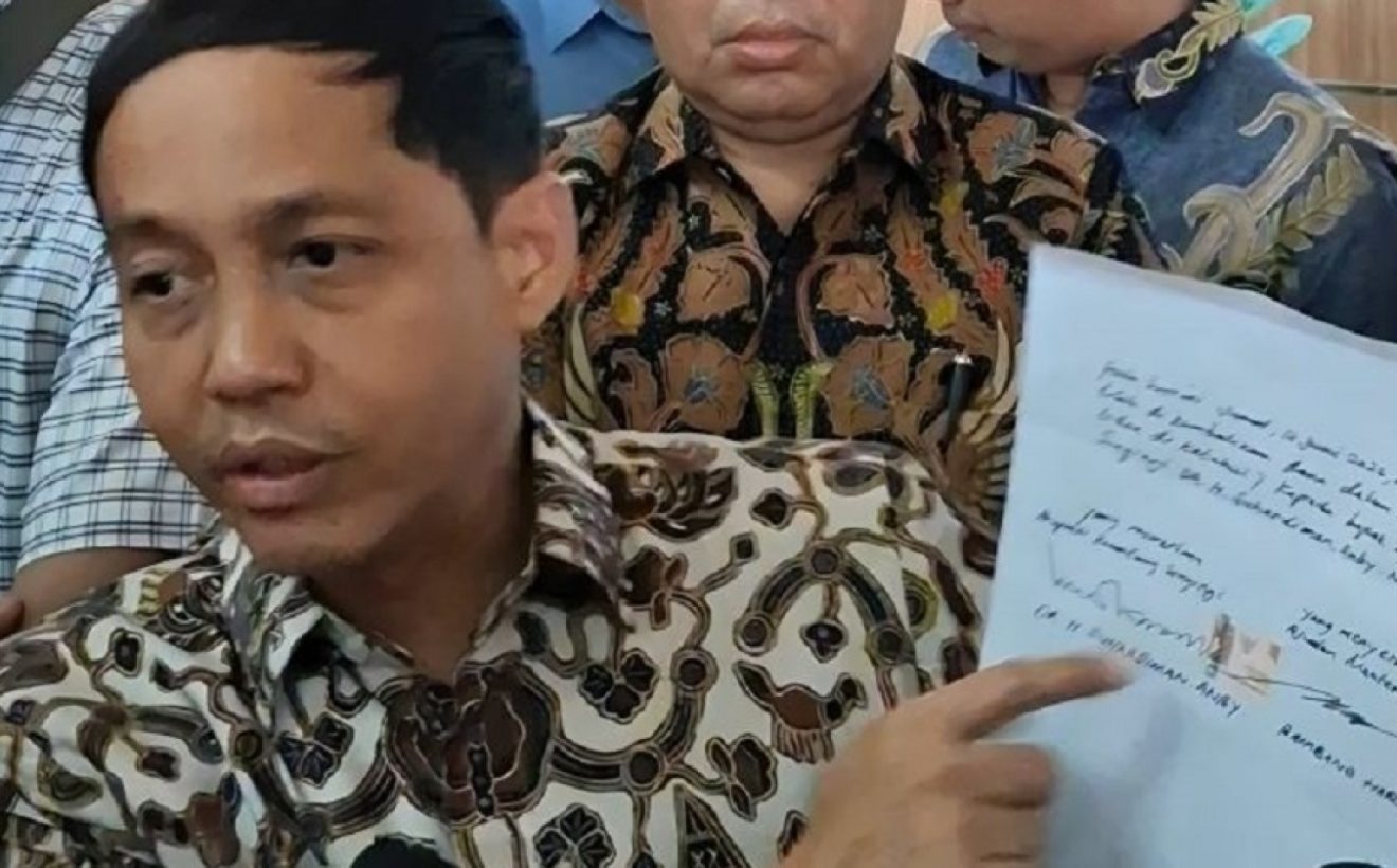 Solution For: Eks Pimpinan KPK Sebut Menhut Raja Juli Akal-akali Balikin Amplop: Tetap Suap, Bisa Jadi Tersangka