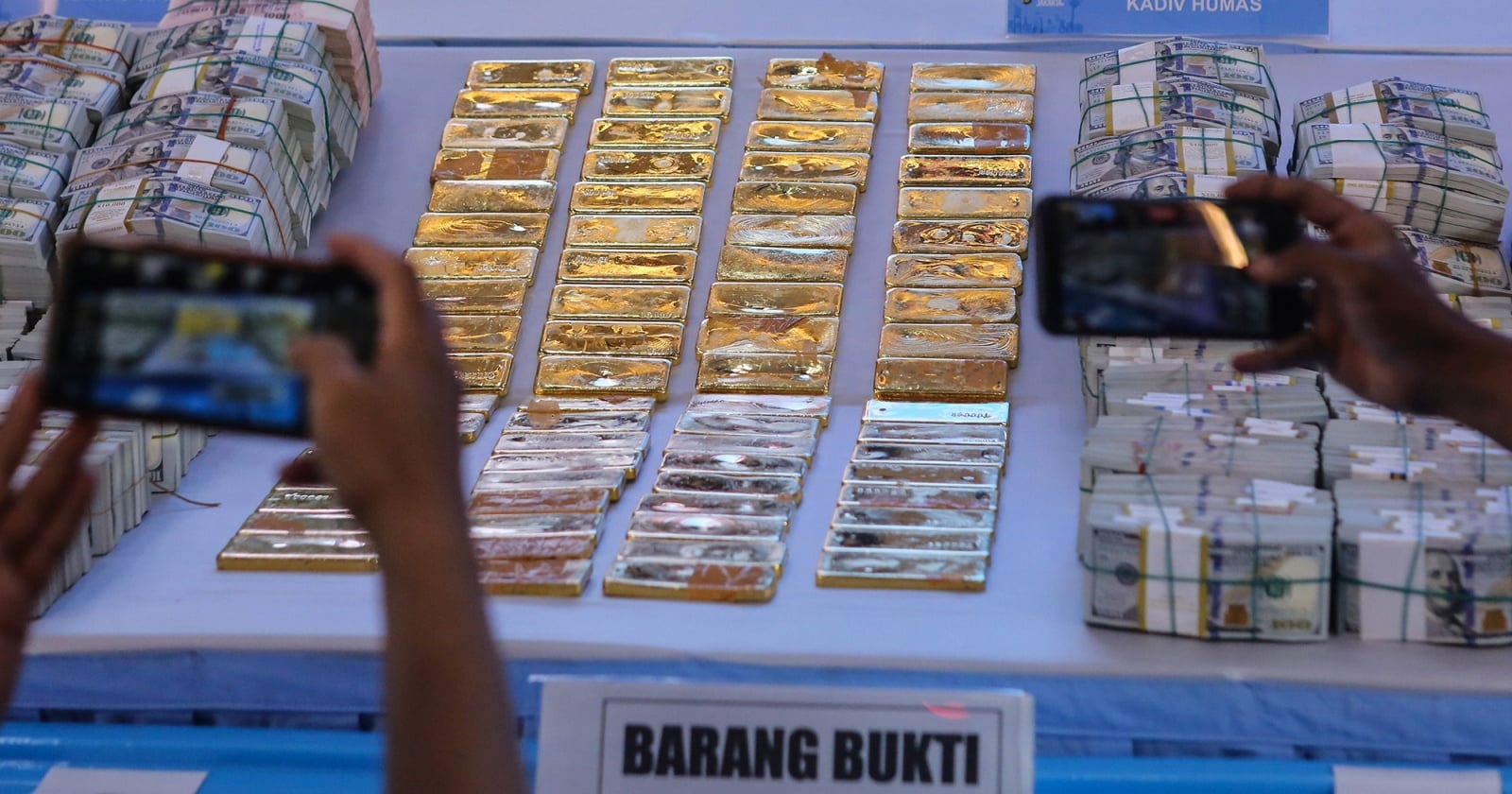 Polri Pastikan Uang Miliaran dan 74 Kg Emas Sitaan Kasus Febrie Adriansyah Asli