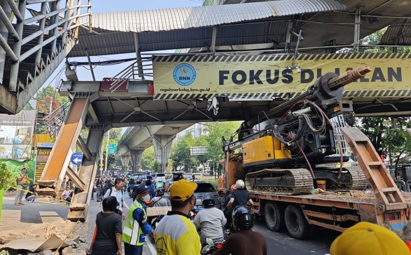 Topics Covered: Rekayasa Lalu Lintas Imbas Penanganan JPO Tendean, Ini Rute Pengalihan Kendaraan