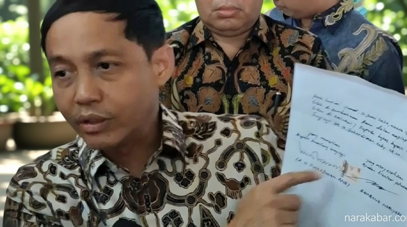 Topics Covered: Menhut Raja Juli Soal Pertemuan dengan Bupati Kuansing: Amplop Dikembalikan, Tak Ada Pelepasan Hutan