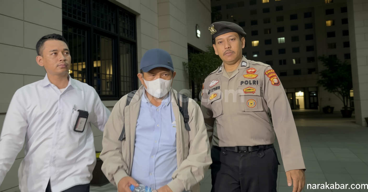 Gendong Ransel Hitam dan Bertopi Biru – Bupati Lombok Barat Resmi Masuk Gedung Merah Putih KPK