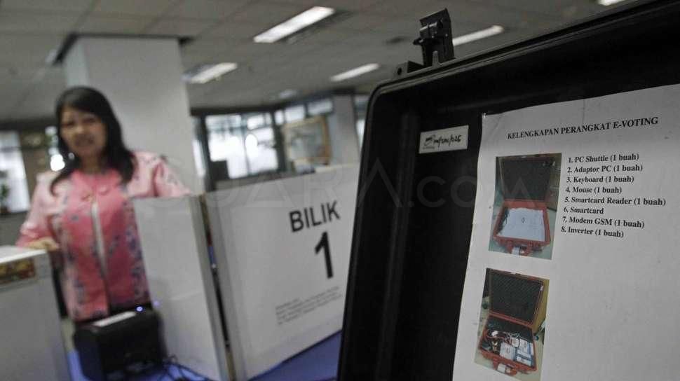 Topics Covered: Benarkah E-Voting untuk Pemilu Rawan Manipulasi? Pakar IT Ungkap Keunggulan Kertas Suara Manual