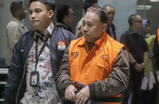 Terungkap! Kode Rahasia Rektor Unsoed Ahmad Sodiq untuk Terima Uang ‘Titipan’ Mahasiswa Baru