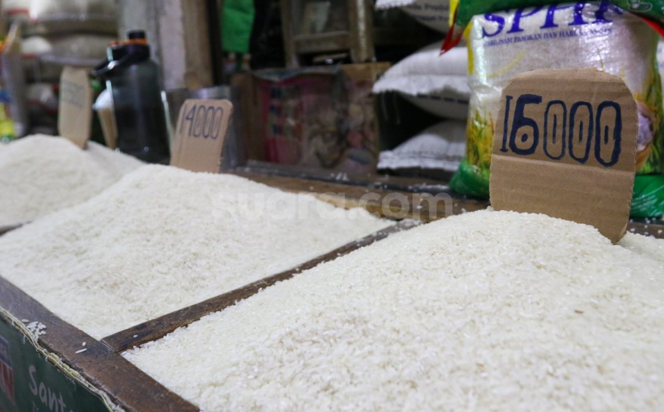 Kenaikan Harga Beras dan Rokok Dorong Warga Hampir Miskin Jatuh ke Jurang Kemiskinan