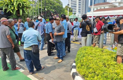 Sopir Angkot M44 Protes Rute Tumpang Tindih, Dishub DKI Siapkan Evaluasi Mikrotrans 48A