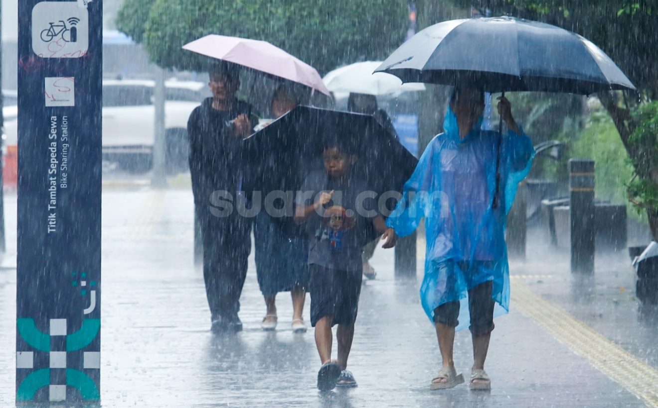 Kemarau Panjang Mengintai, Jakarta Rencanakan Hujan Buatan Tiap Pekan