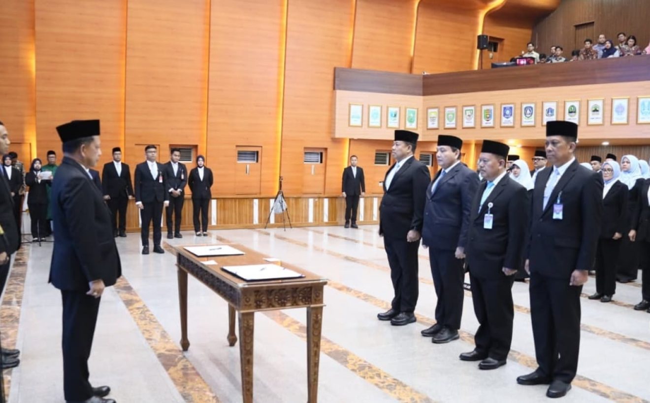 Lantik Pejabat di Lingkungan Kemendagri, Mendagri Minta ASN Tingkatkan Kinerja