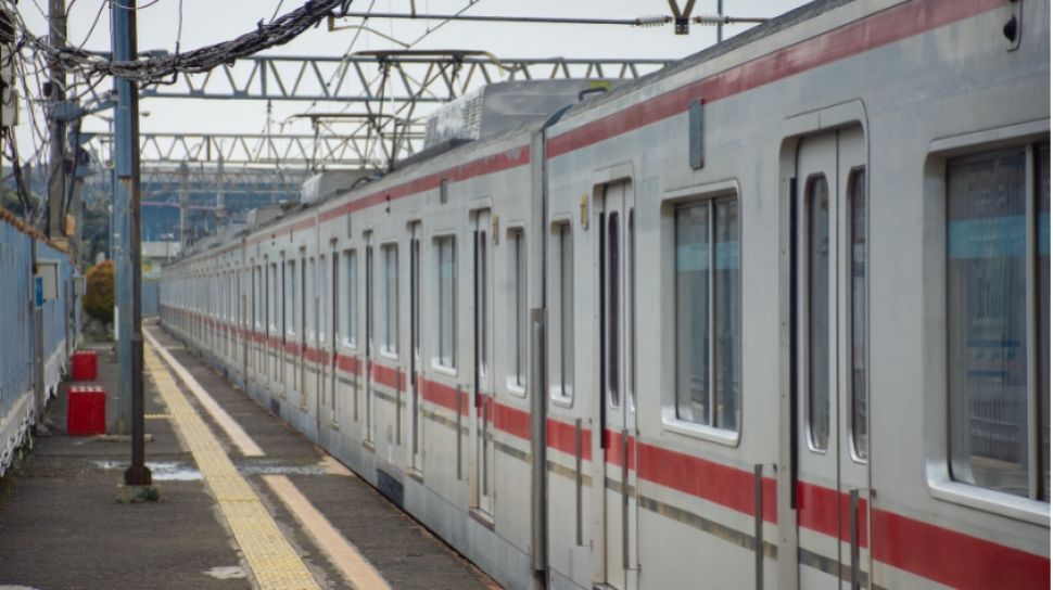 Keluarga Ungkap Fakta di Balik Tewasnya Kakek 80 Tahun Terserempet KRL di Cawang-Tebet