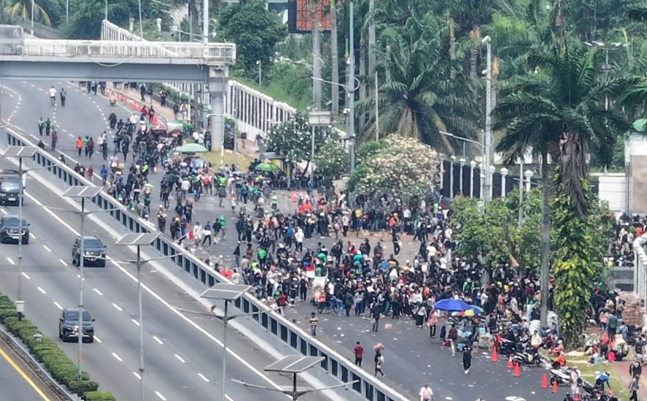 Sudah Bukan Waktunya Berharap ke DPR! Parlemen Kini Hanya Tameng Prabowo