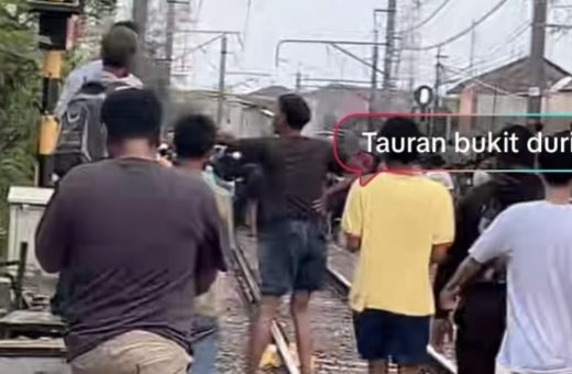 Tawuran di Bukit Duri Dipicu Anak SD Tertabrak, Sempat Bikin Perjalanan KRL Terganggu
