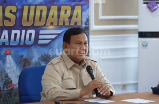Tiba di Kalimantan Barat, Prabowo Langsung Naik Maung OTW Posko untuk Pimpin Rapat