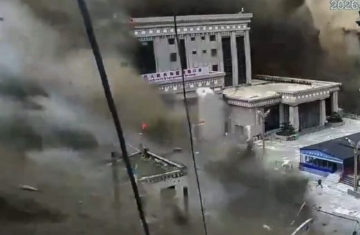 Mengerikan! Rekaman Banjir Bandang di Himalaya Tewaskan 98 Orang, Lebih dari 400 Hilang