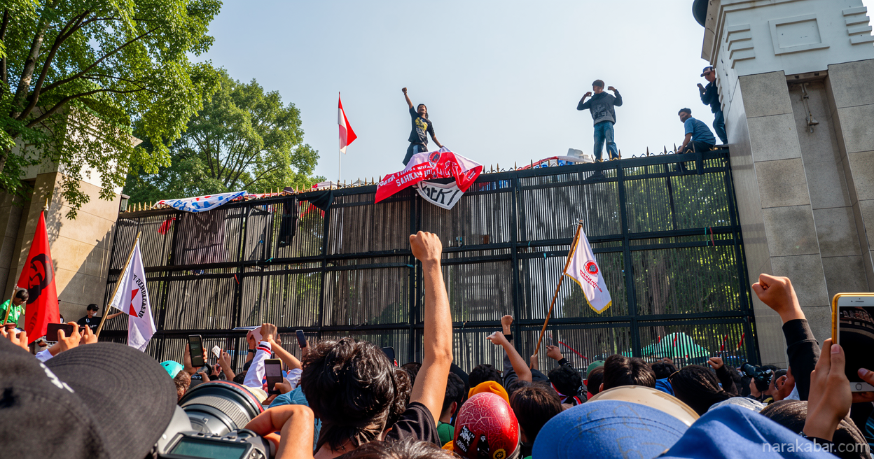 35,24 Ton Sampah Sisa Demo DPR Diangkut dari Jalan Asia Afrika hingga Gerbang Pemuda